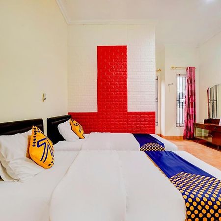 Radio Backpacker Guesthouse Syariah Bandung Esterno foto