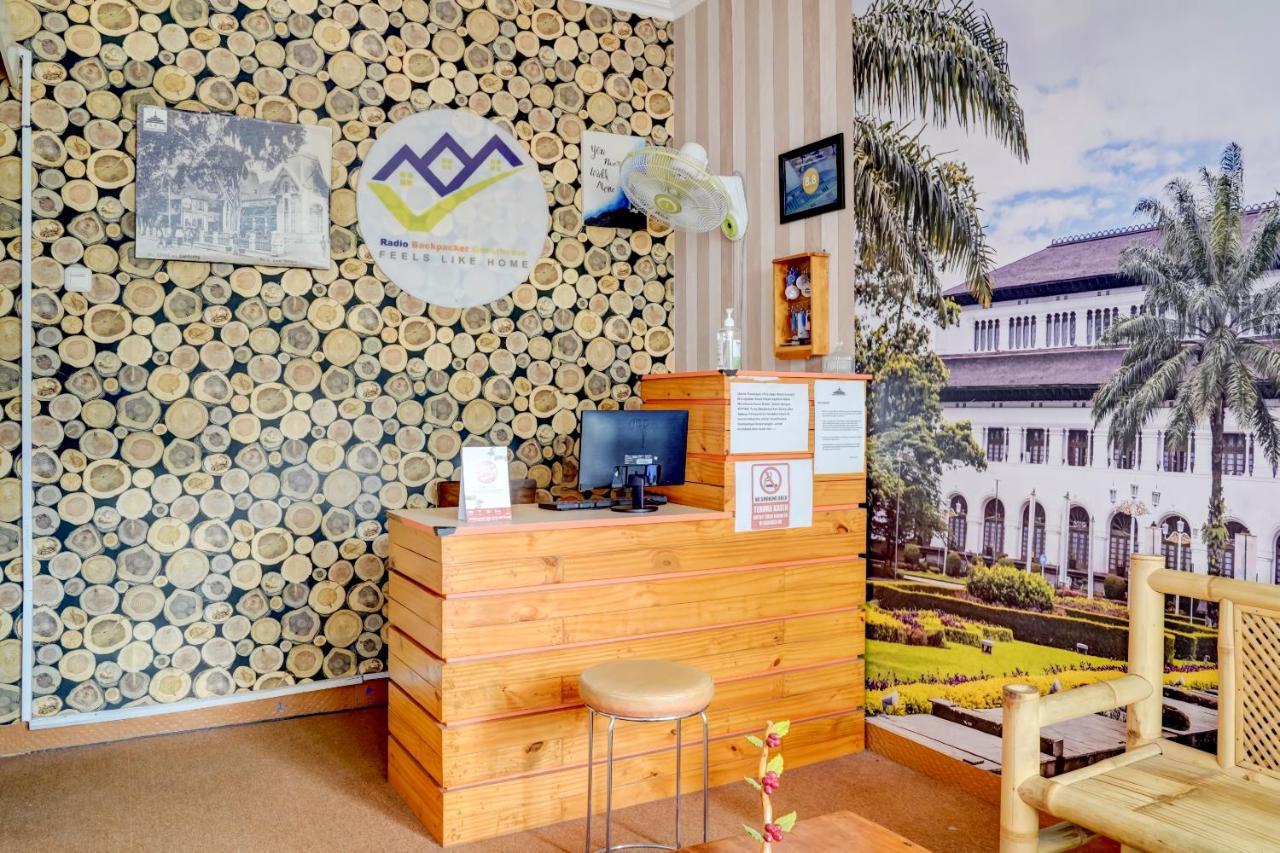 Radio Backpacker Guesthouse Syariah Bandung Esterno foto