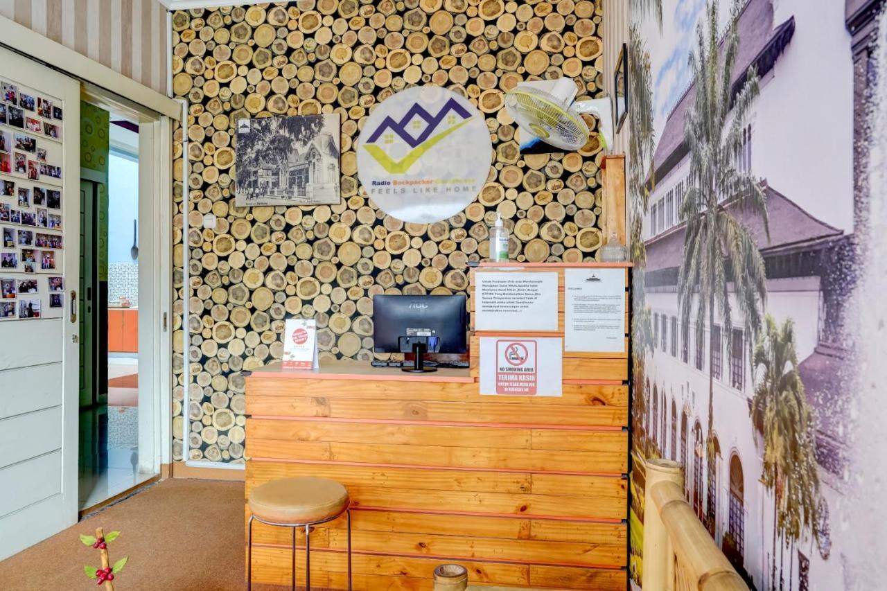 Radio Backpacker Guesthouse Syariah Bandung Esterno foto