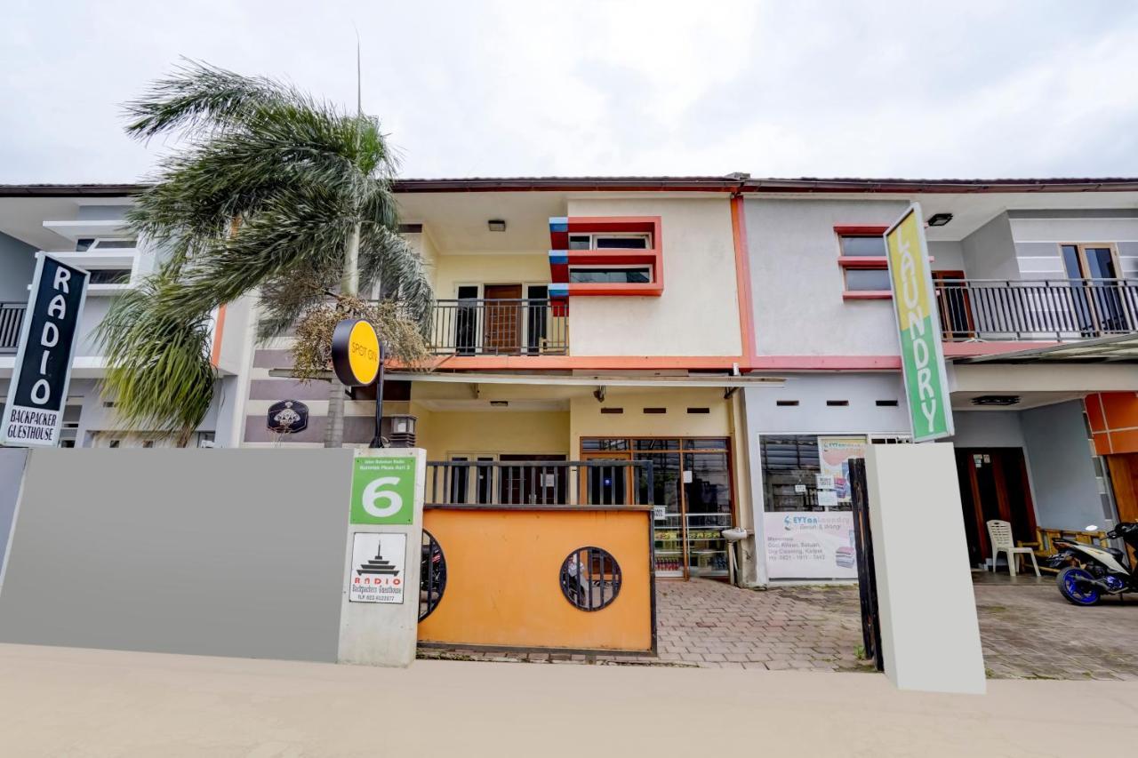 Radio Backpacker Guesthouse Syariah Bandung Esterno foto