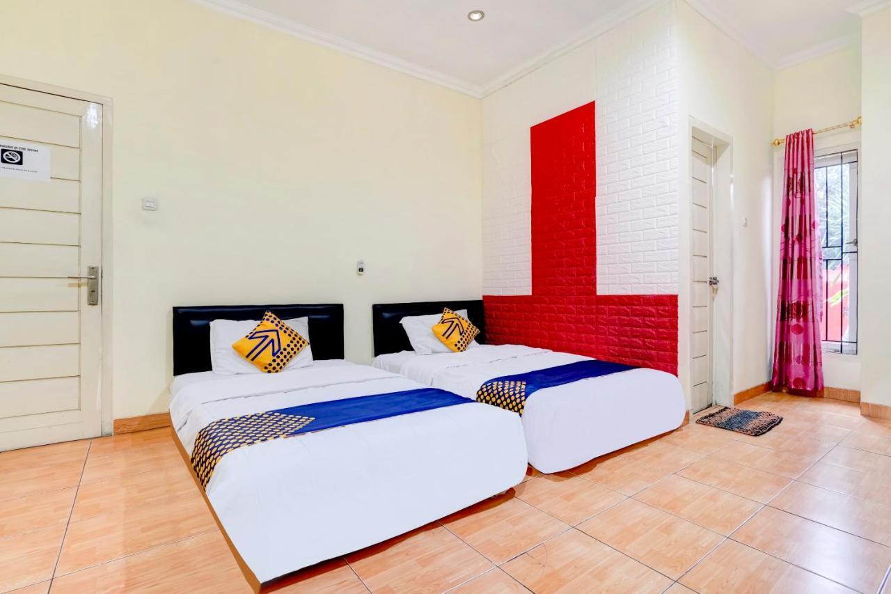 Radio Backpacker Guesthouse Syariah Bandung Esterno foto