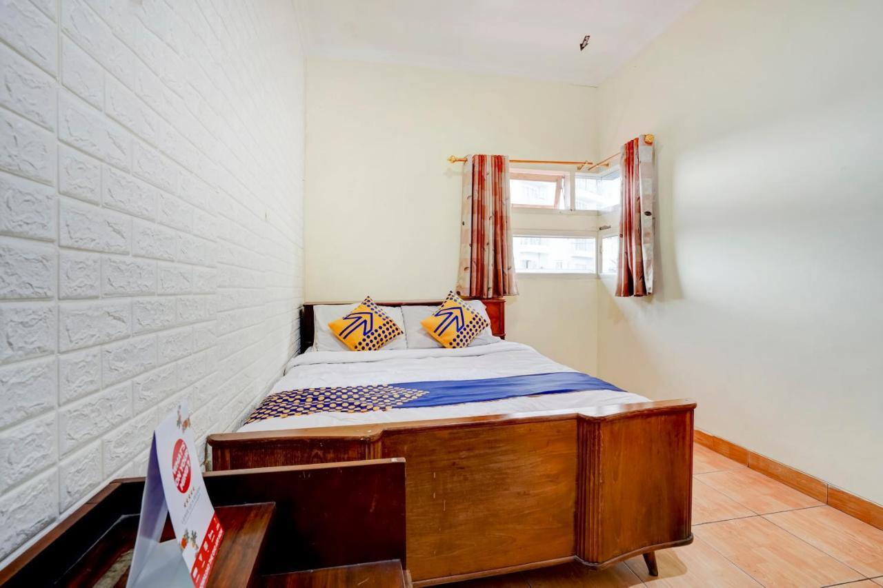 Radio Backpacker Guesthouse Syariah Bandung Esterno foto