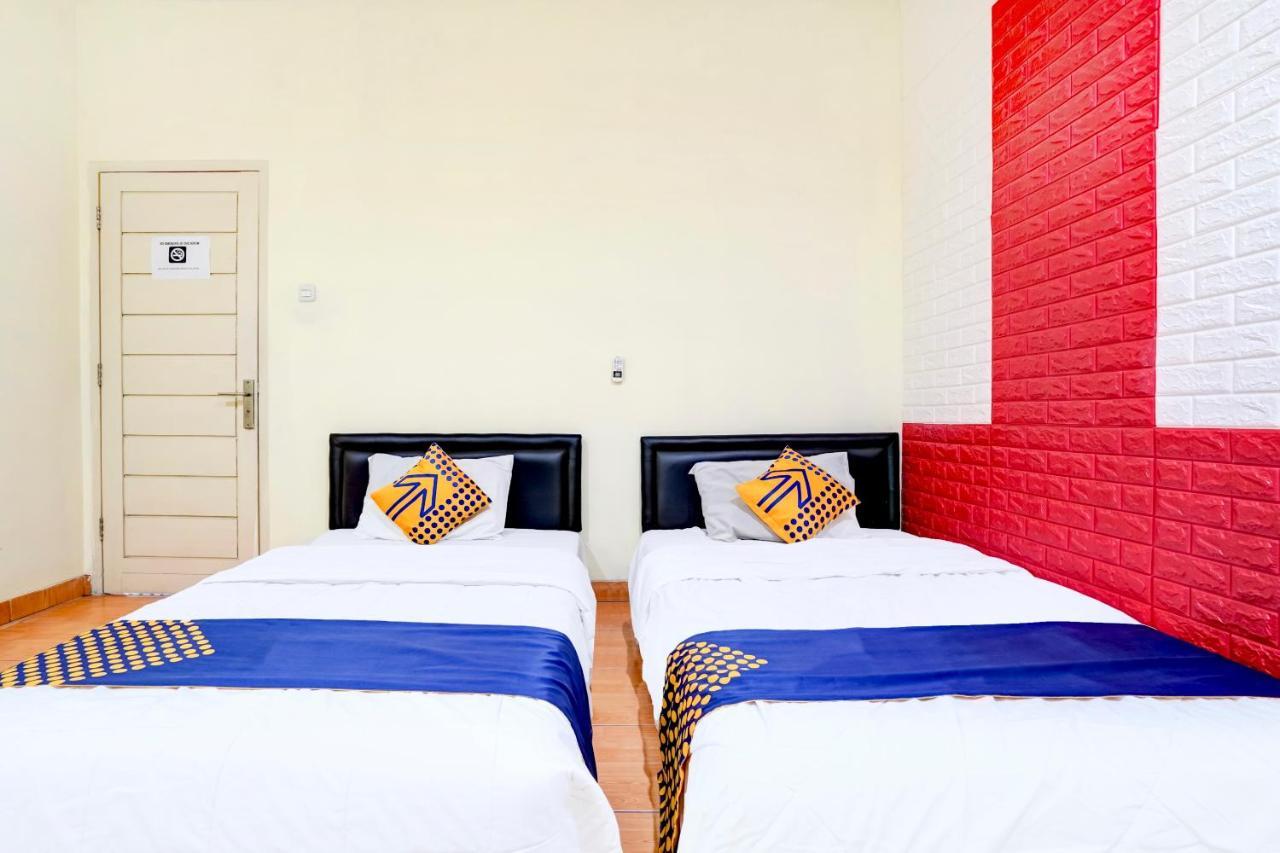 Radio Backpacker Guesthouse Syariah Bandung Esterno foto
