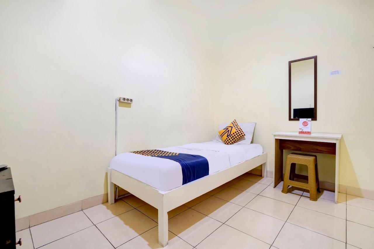 Radio Backpacker Guesthouse Syariah Bandung Esterno foto
