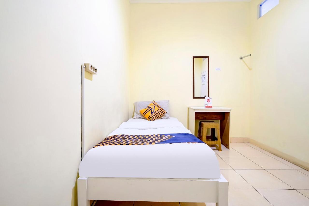 Radio Backpacker Guesthouse Syariah Bandung Esterno foto