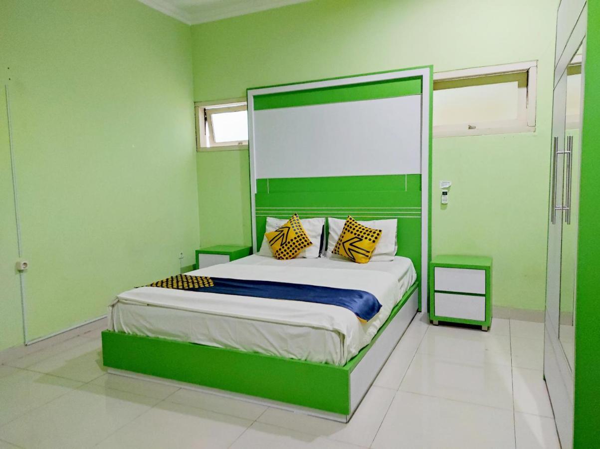 Radio Backpacker Guesthouse Syariah Bandung Esterno foto