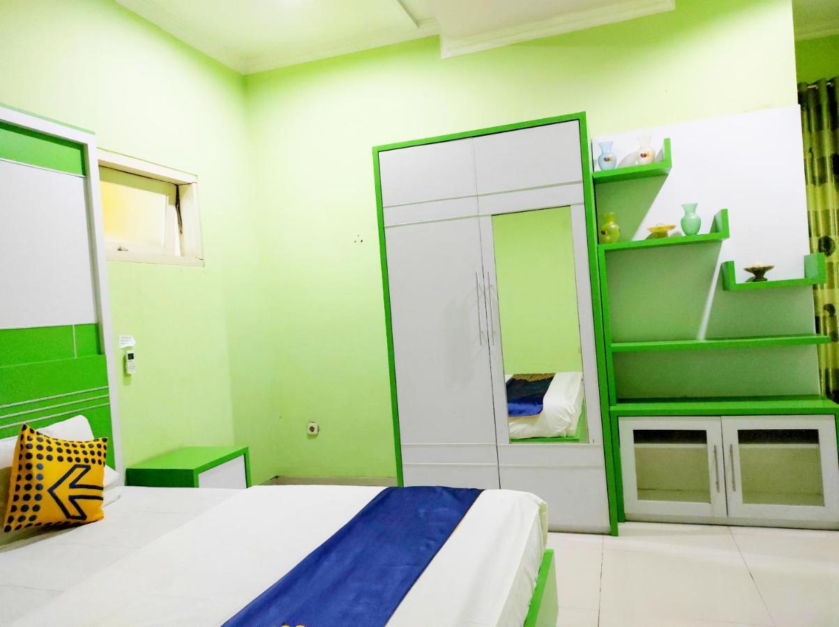 Radio Backpacker Guesthouse Syariah Bandung Esterno foto