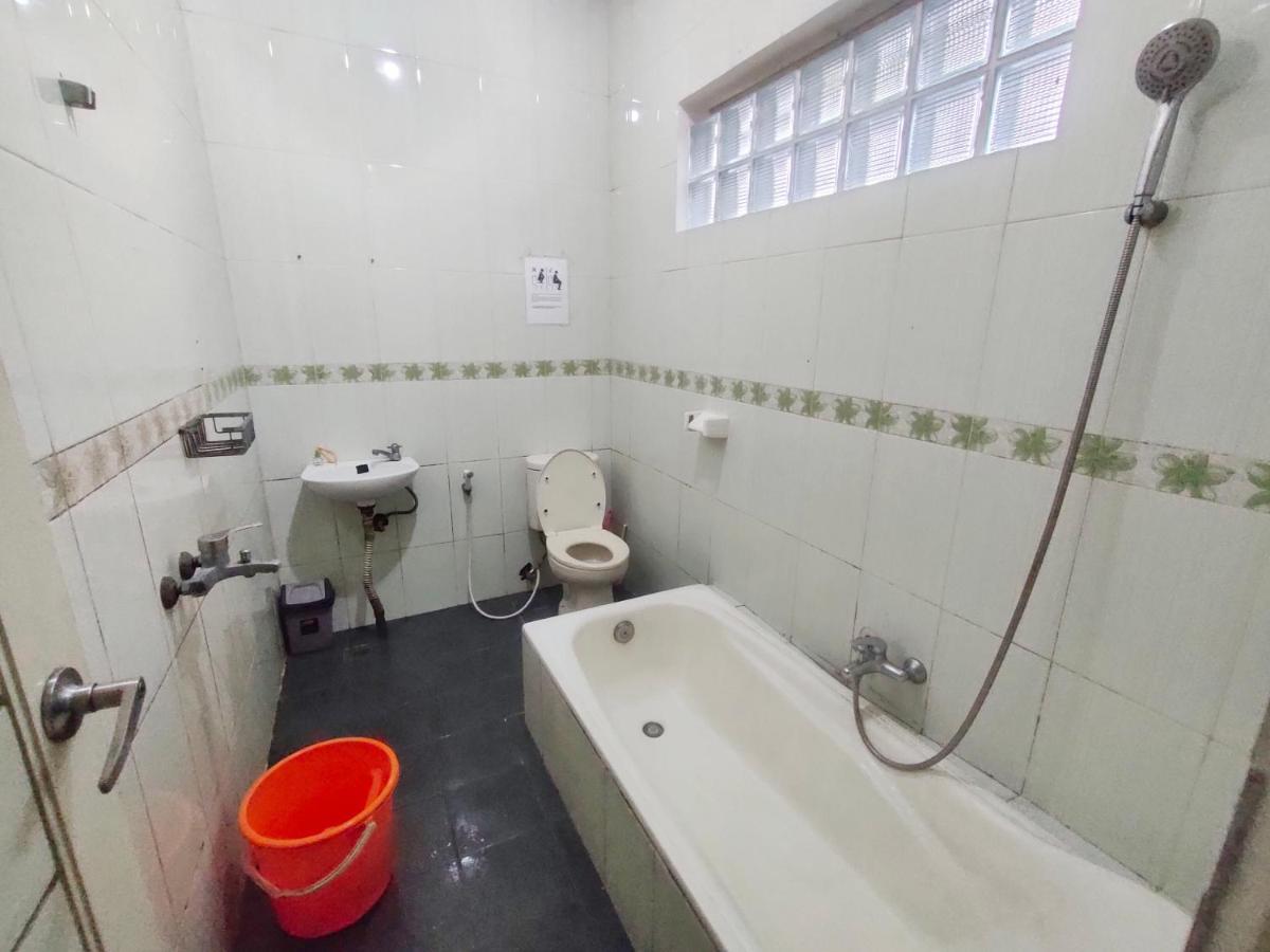 Radio Backpacker Guesthouse Syariah Bandung Esterno foto