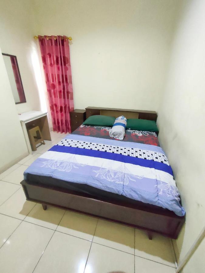 Radio Backpacker Guesthouse Syariah Bandung Esterno foto